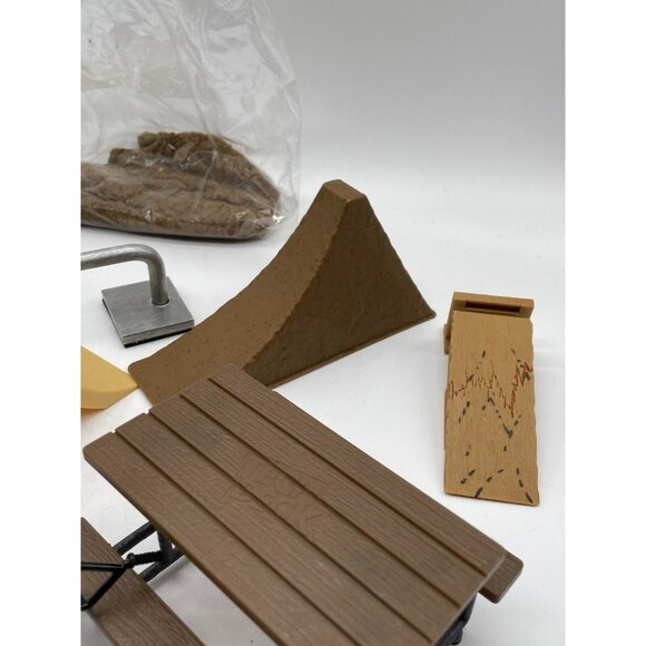 LOT of Tech Deck Fingerboard Cult Finger Bikes Tools Parts Ramps Sand - Picture 7 of 8